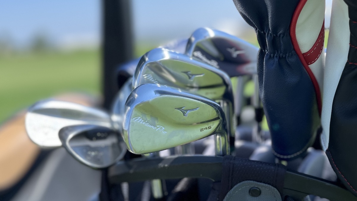 The Mizuno Pro 245s in the bag on the course