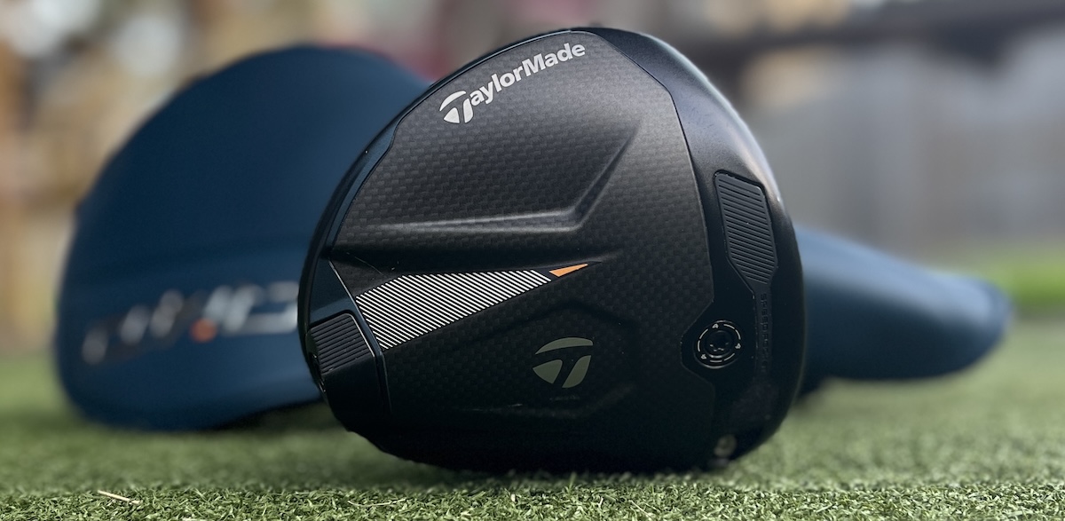 Taylormade Qi4D Max Driver sole w: carbon weave