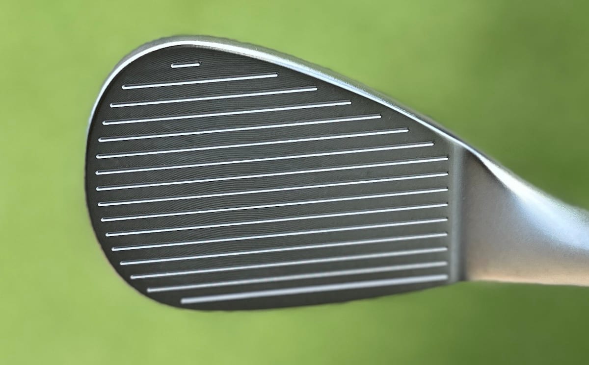 Full face grooves and micro-grooves on the Takomo Skyforger 002 wedge