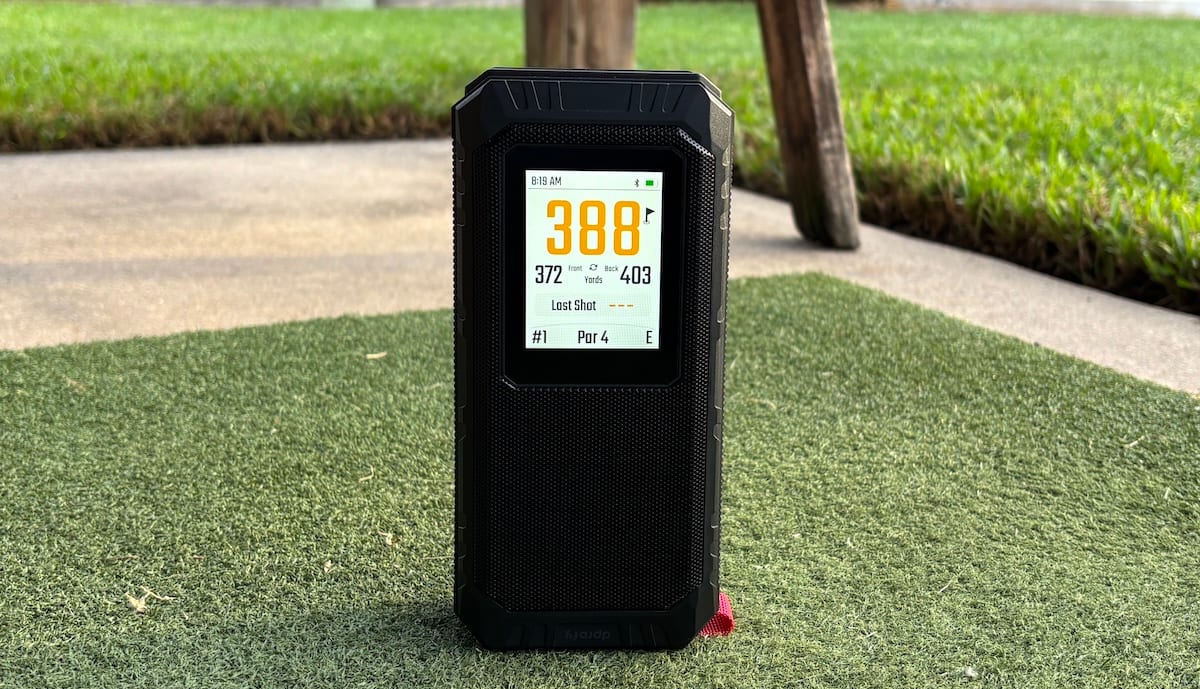 Dprofy V3 Pro GPS screen showing front, center and back yardages
